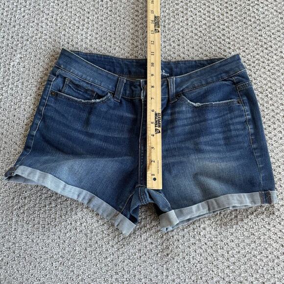 Women's size 6 flat front 5 pocket cuffed Blue denim stretch shorts EUC 2018 - Picture 4 of 8
